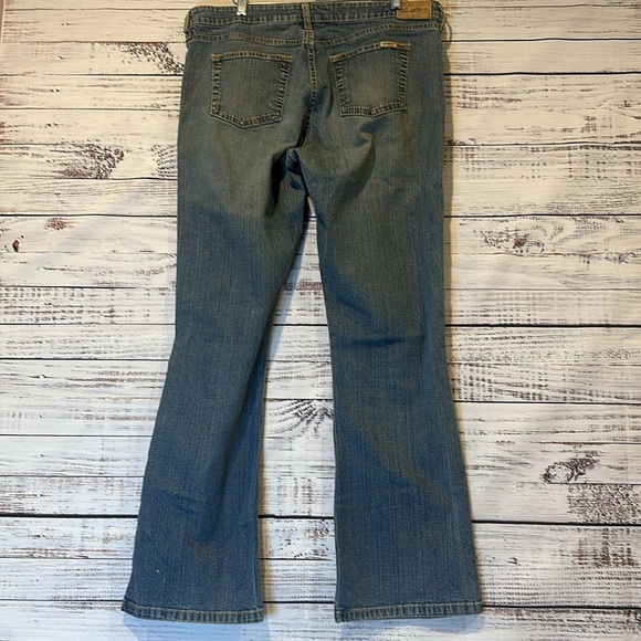 Levi's Signature Stretch Low Rise Bootcut Jeans Size 12M - Picture 2 of 6